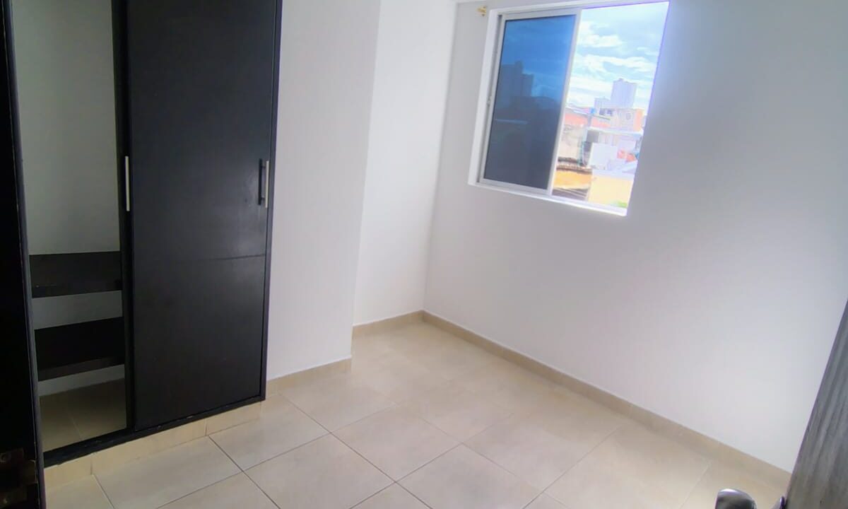 8b51f646-f7c0-4815-a60a-97b51714d1db